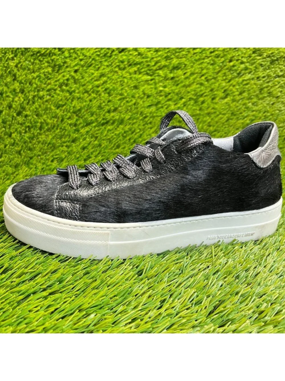 P448 The John Cow Glitter Womens Size 7 Black Athletic Walking Shoes Sneakers